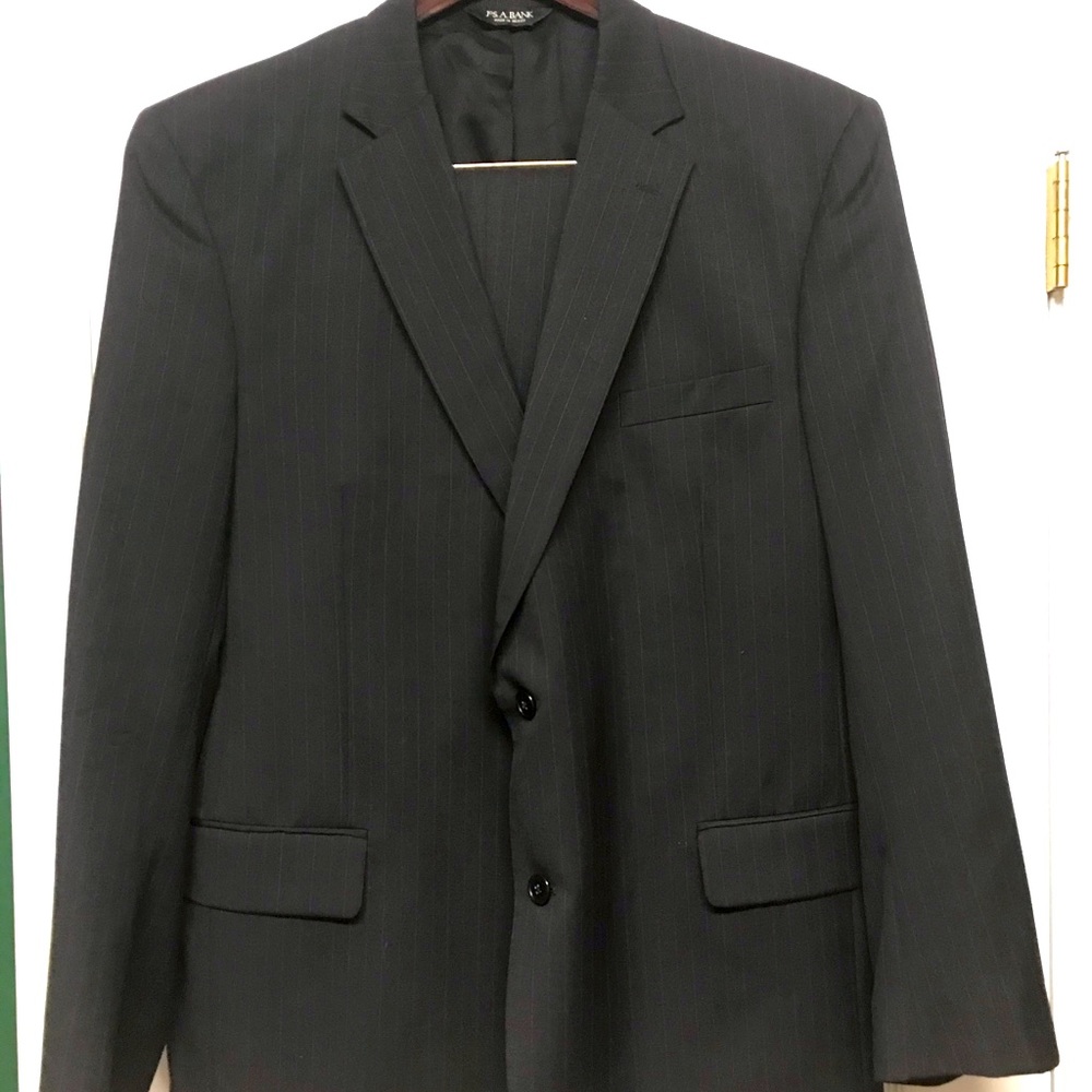 46L Joseph A. Bank Traveler’s Collection Suit